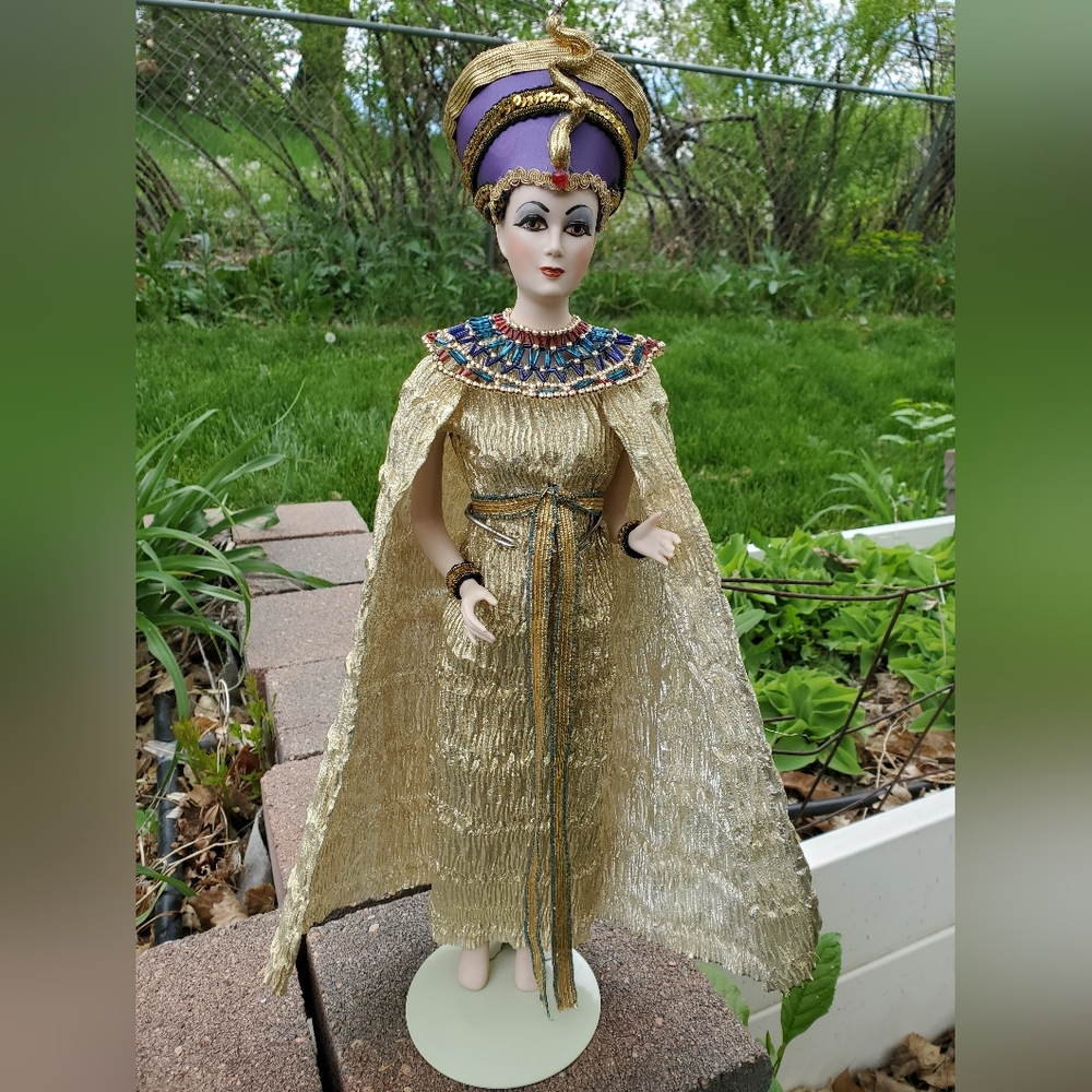 Egyptian Queen Nefertiti doll about 20"